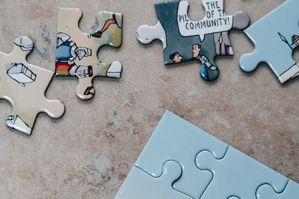 Conjunto de algumas peças de um puzzle